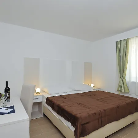 Corte & - Ae1043 * Privlaka (Zadar)